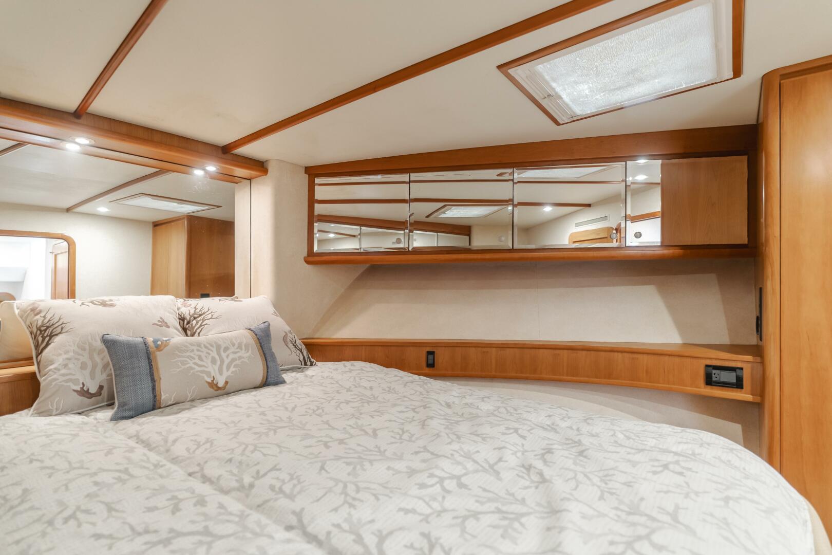 Slide: The Image of 2001 58 West Bay Pilothouse 'Islandon' - Stateroom 2 - 4403479