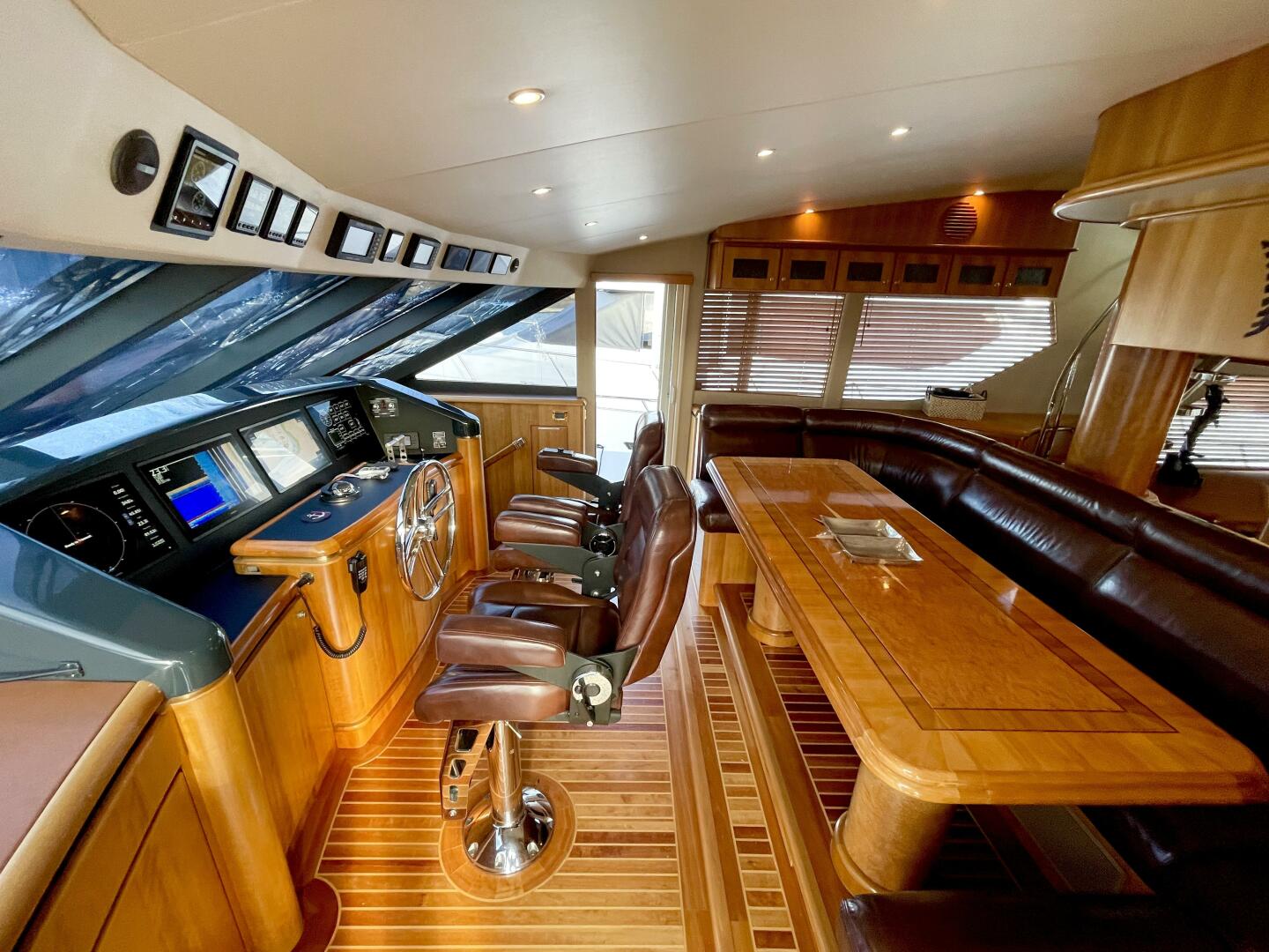 Slide: The Image of Pilothouse helm area 2 - 4955818