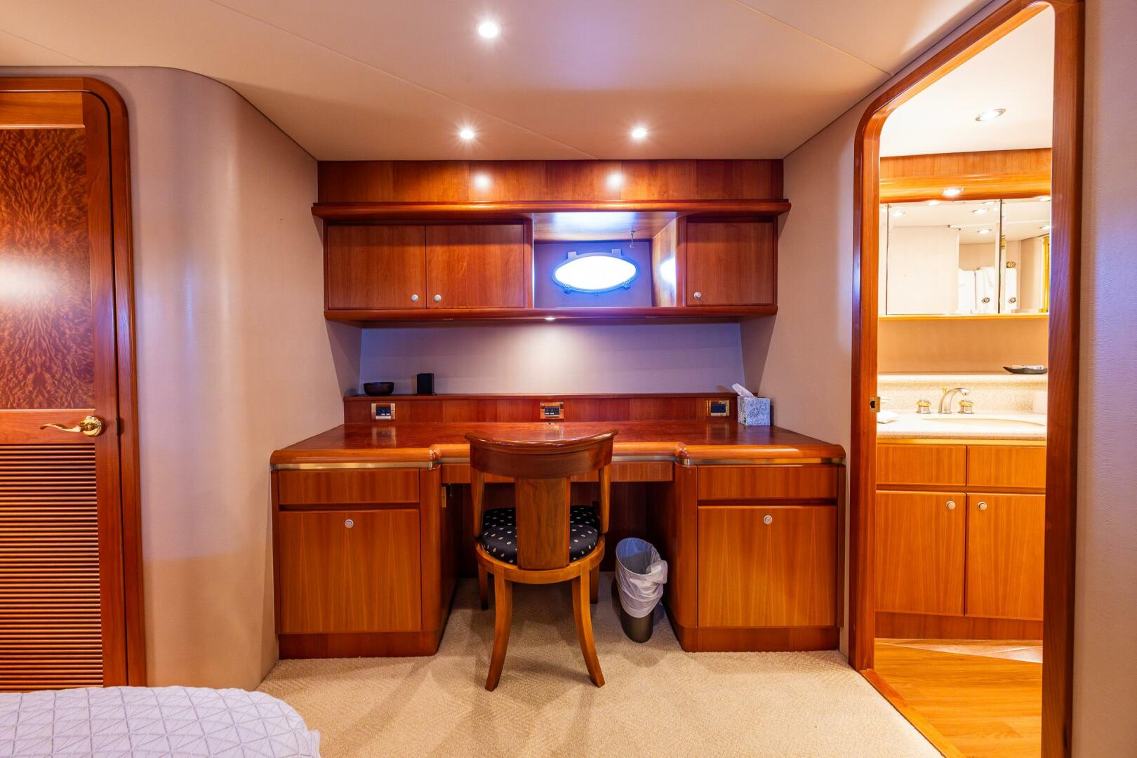 Slide: The Image of West Bay Pilothouse 2000 - 4957162