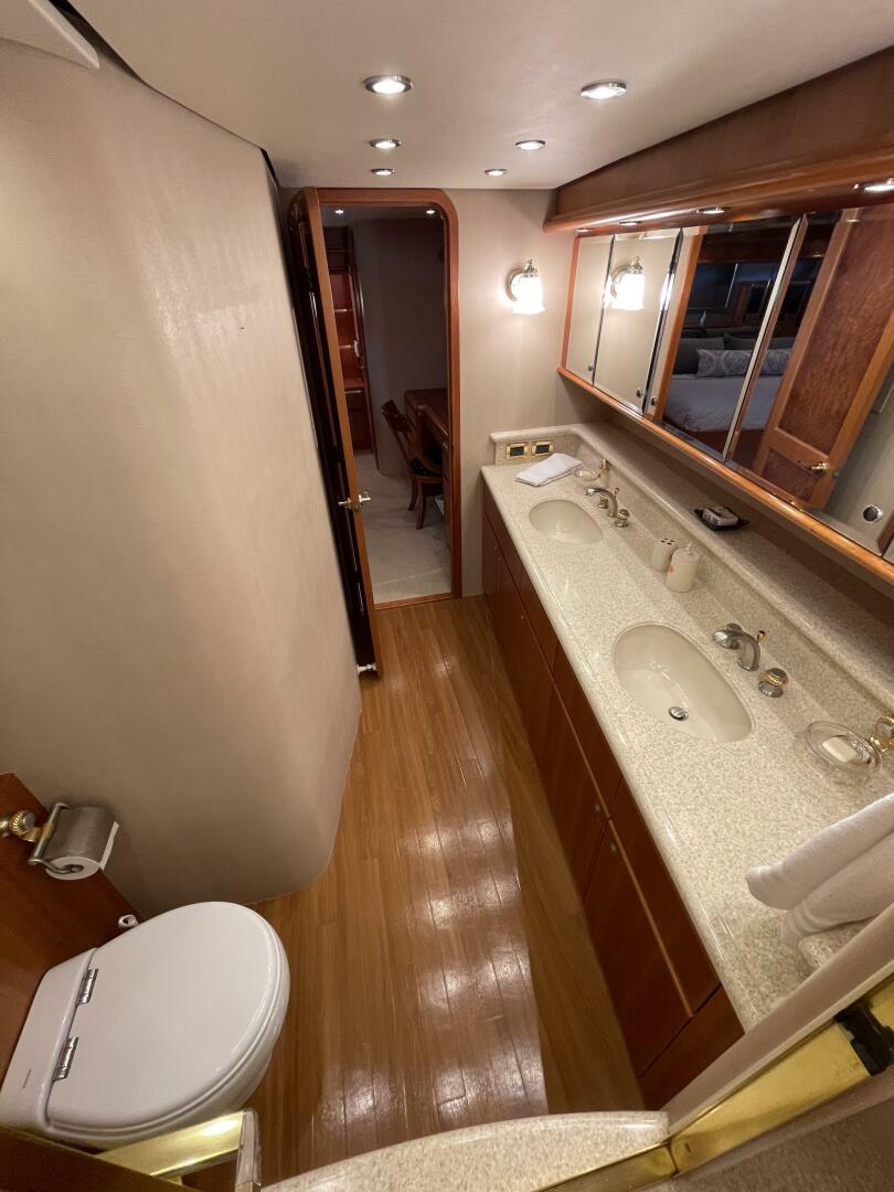 Slide: The Image of West Bay Pilothouse 2000 - 4957167