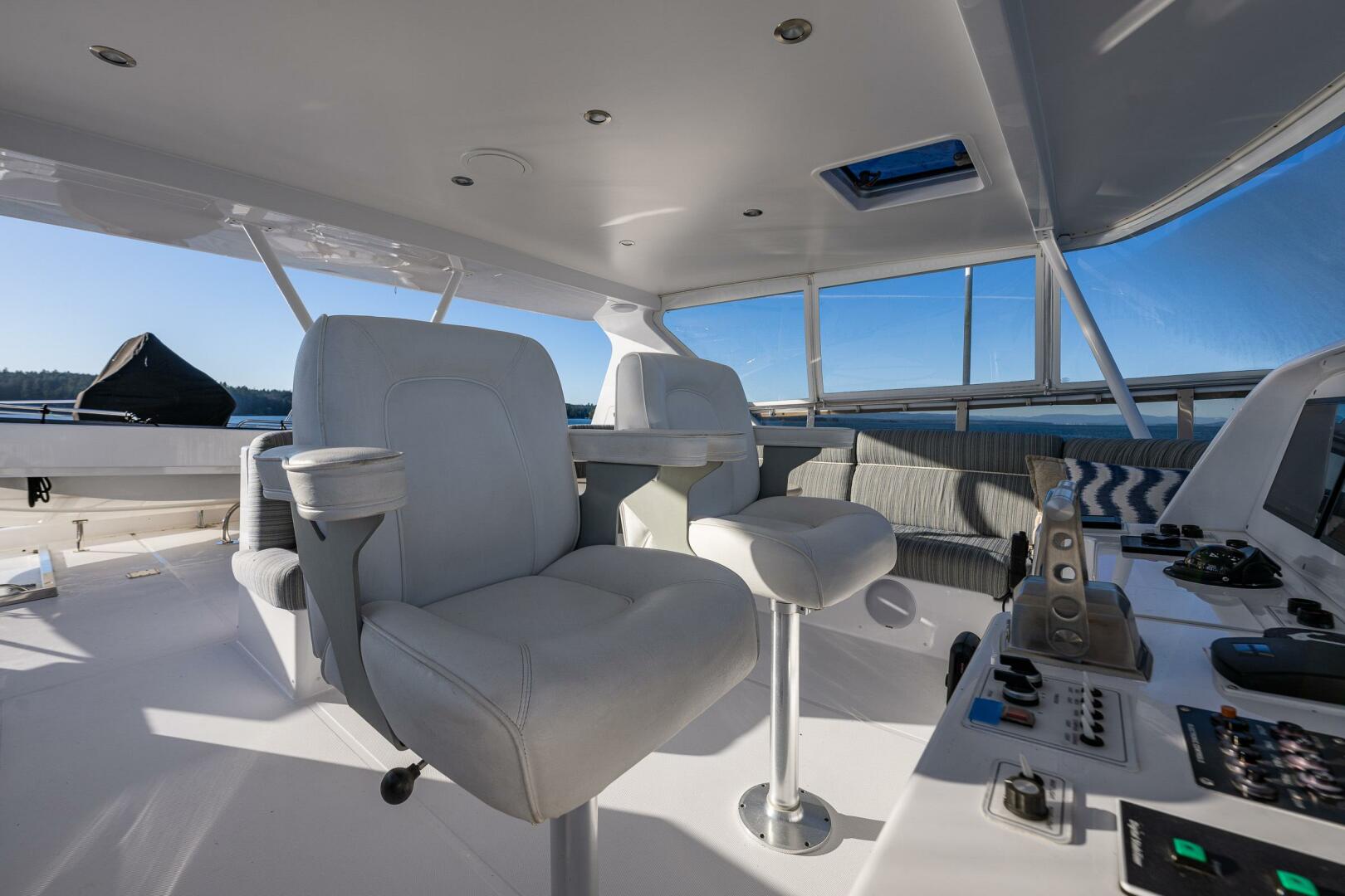 Slide: The Image of Flybridge helm chairs - 4957211
