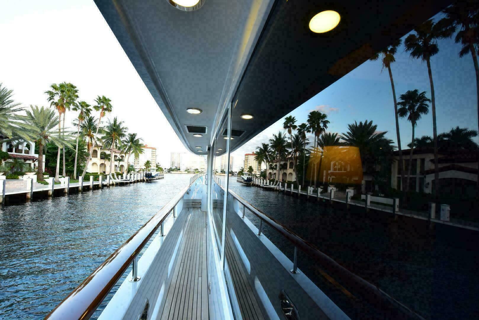Slide: The Image of Westport Westport Modified Hull Sovereign 2001 - 4953334