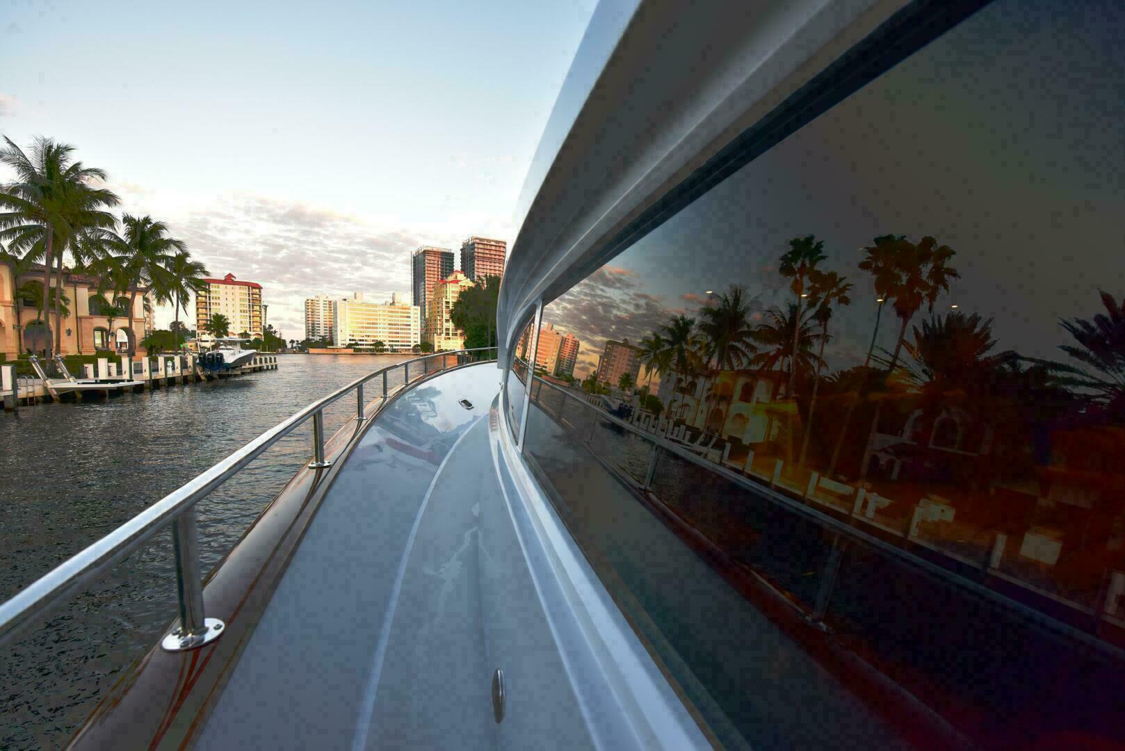 Slide: The Image of Westport Westport Modified Hull Sovereign 2001 - 4953335