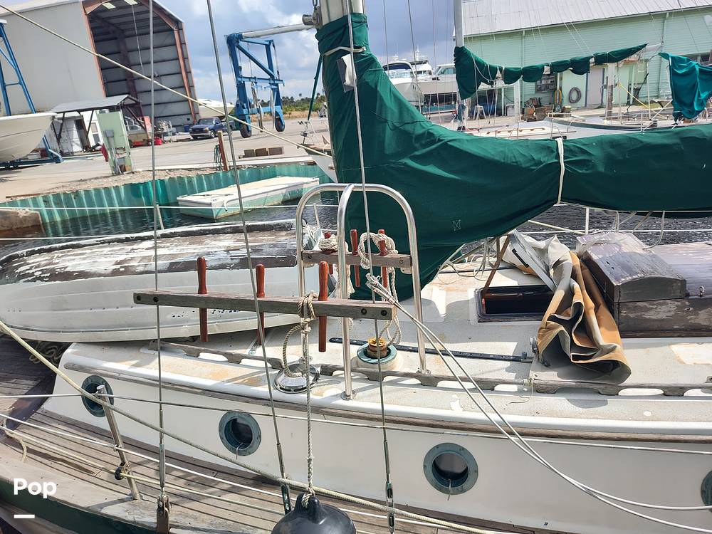 Slide: The Image of Westsail 32 1973 - 15