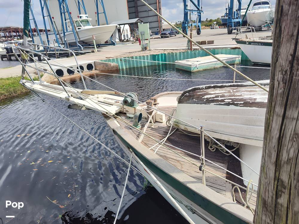 Slide: The Image of Westsail 32 1973 - 18