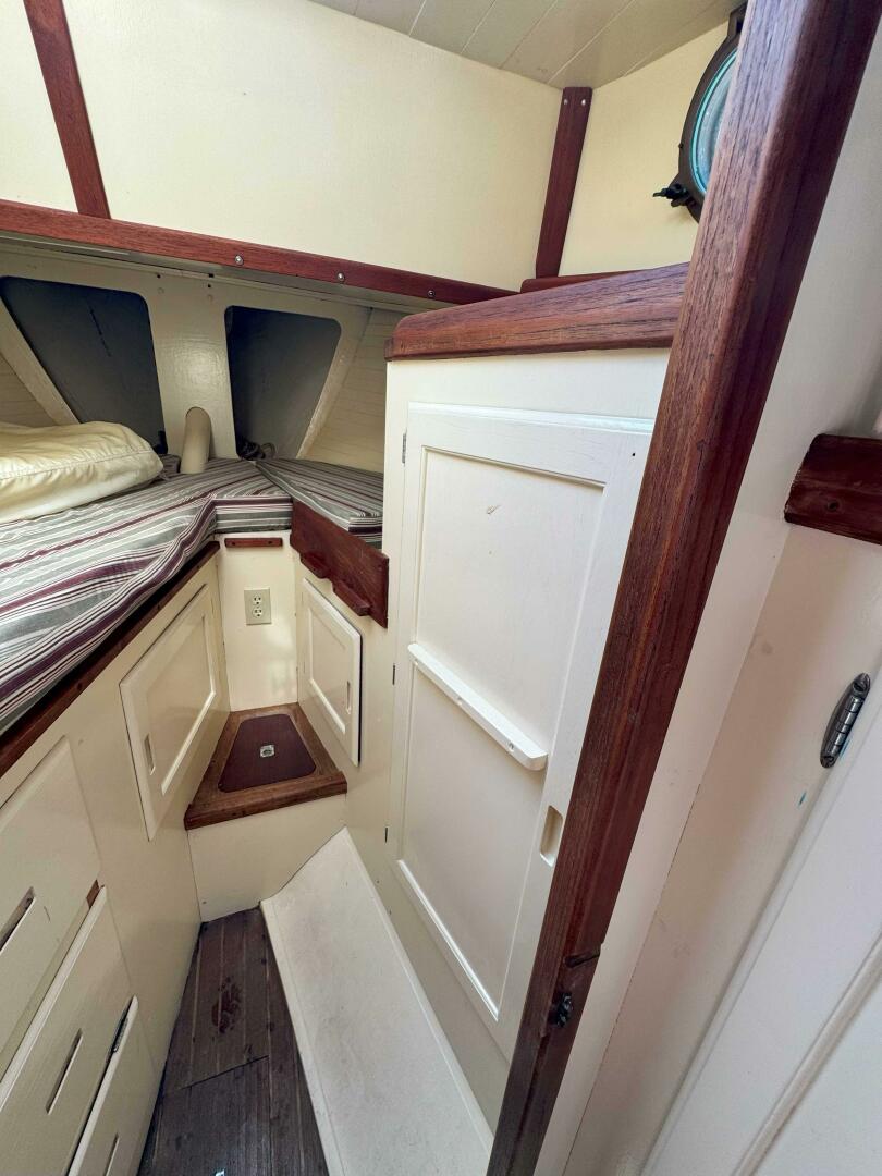 Slide: The Image of Westsail 32 1975 - 4971089