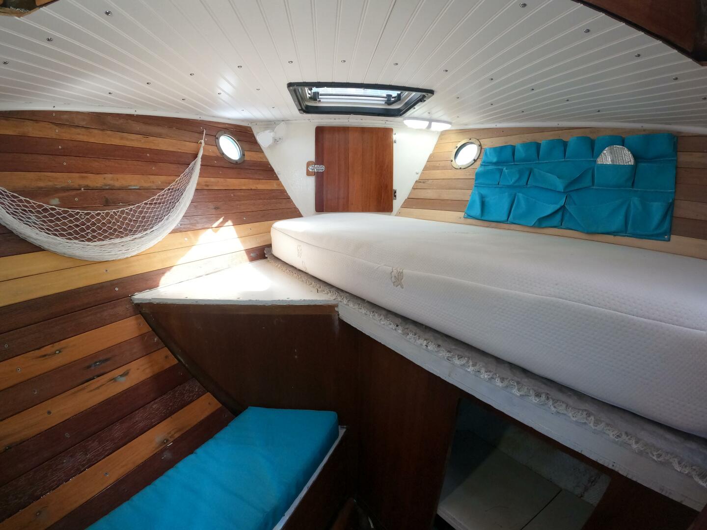 Slide: The Image of Westsail 42 Cutter 1978 - 4748307