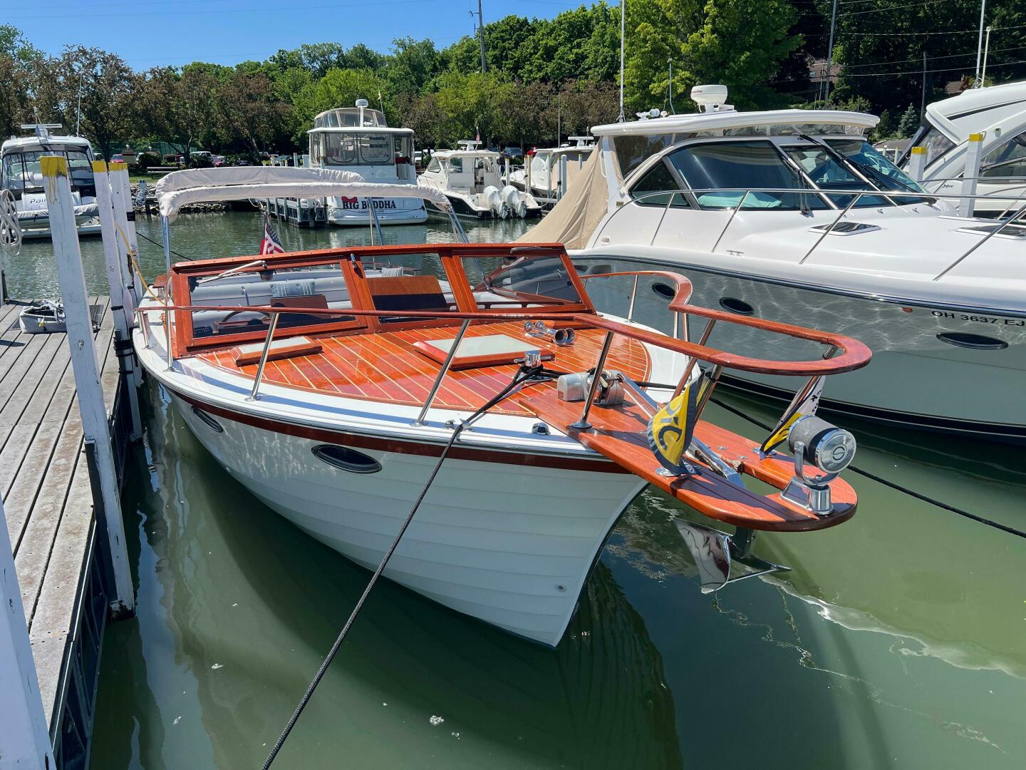 Slide: The Image of Windsor Craft 31 Picnic Boat 1992 - 5218720