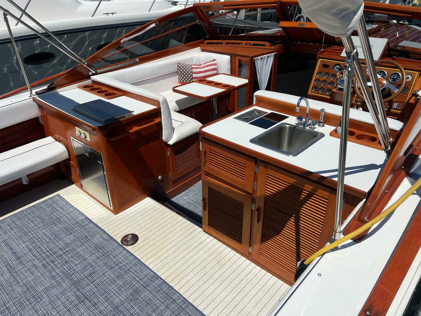Slide: The Image of Windsor Craft 31 Picnic Boat 1992 - 5218734