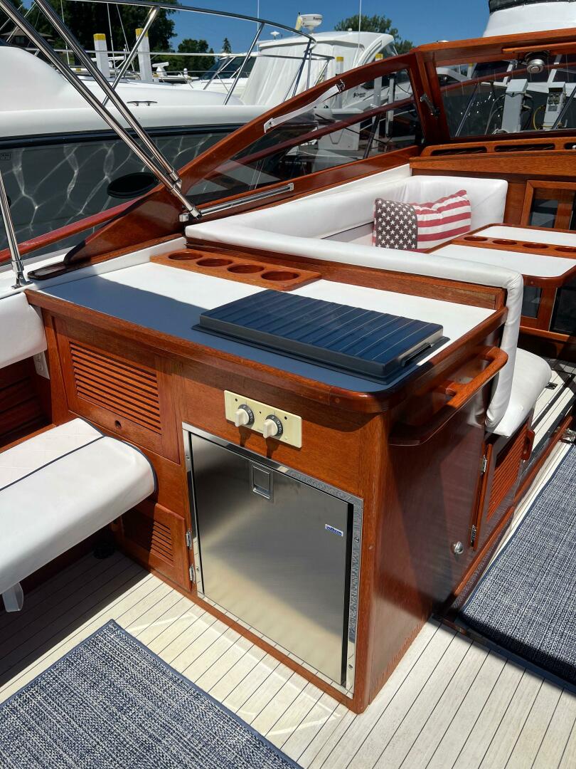 Slide: The Image of Windsor Craft 31 Picnic Boat 1992 - 5218735