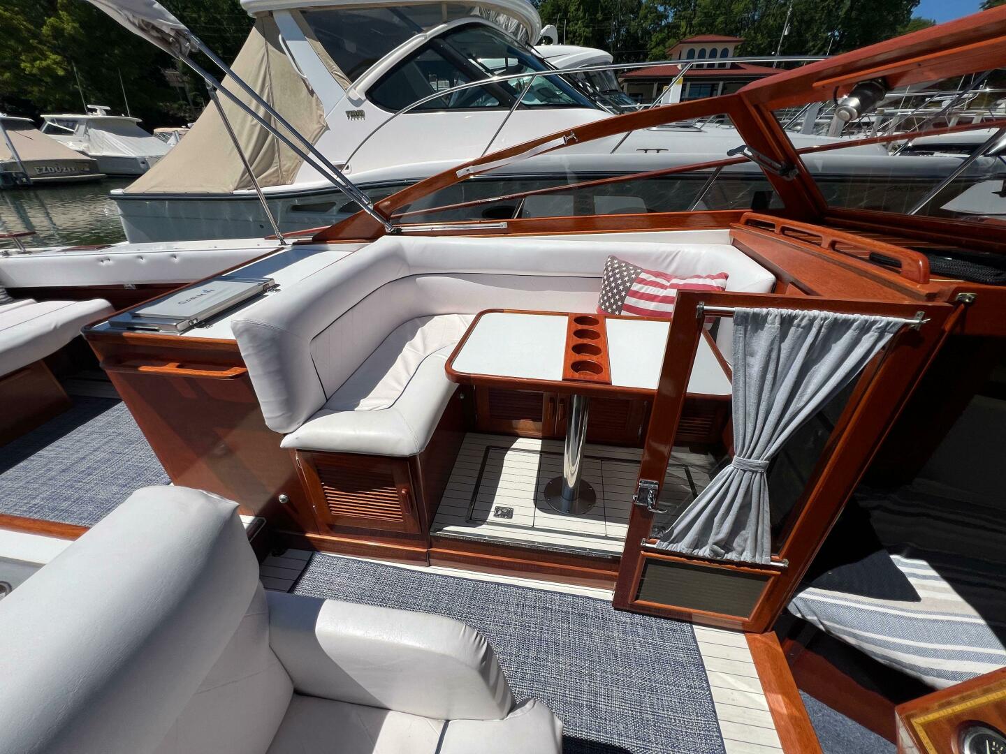 Slide: The Image of Windsor Craft 31 Picnic Boat 1992 - 5218754