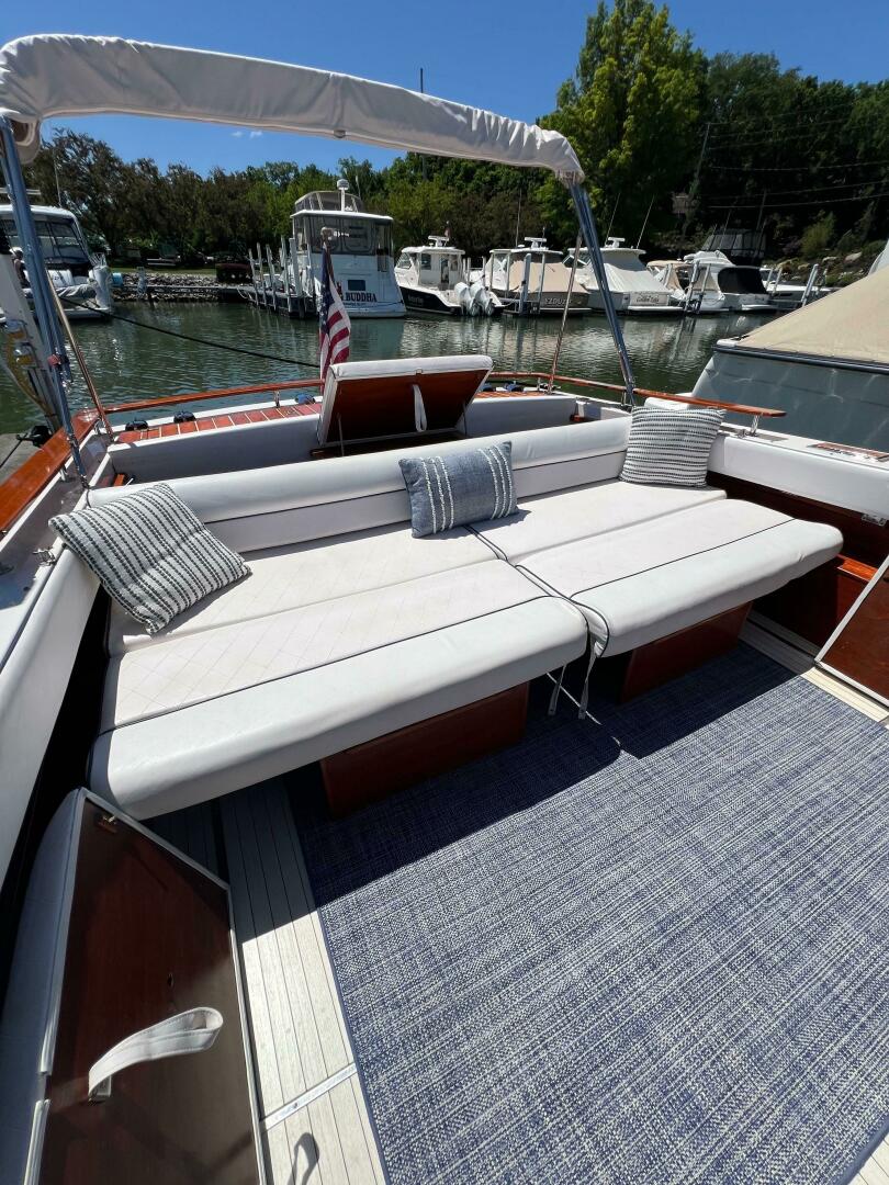 Slide: The Image of Windsor Craft 31 Picnic Boat 1992 - 5218764