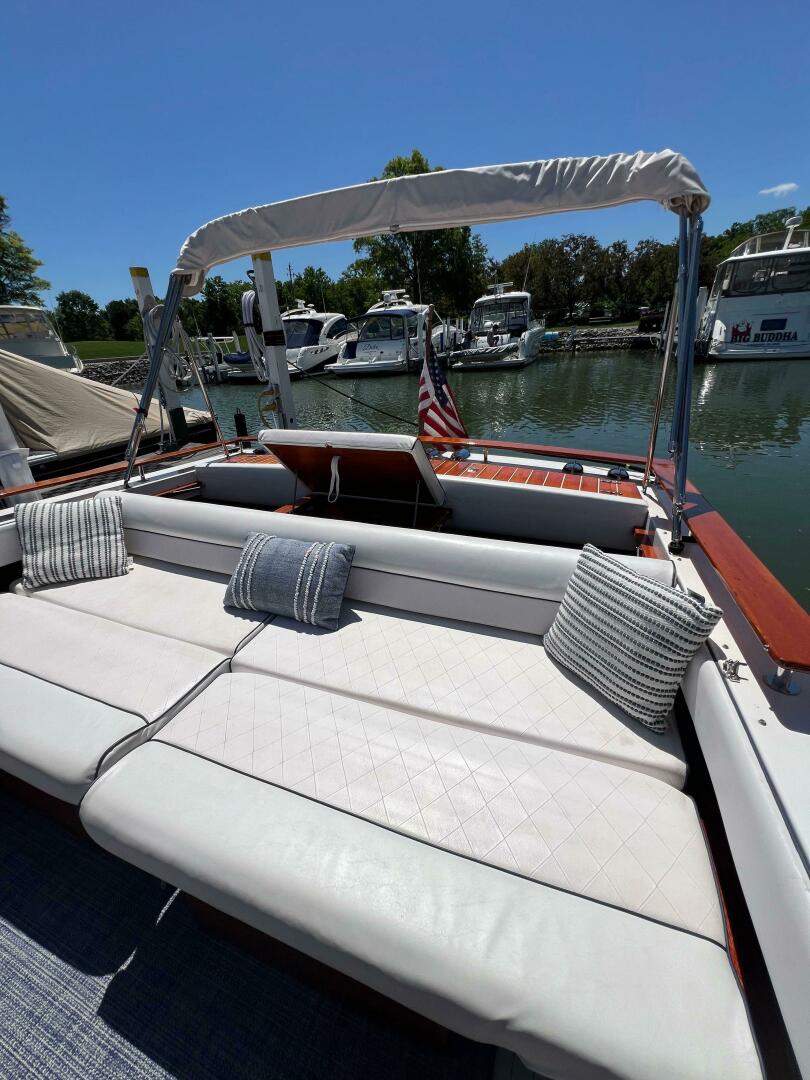 Slide: The Image of Windsor Craft 31 Picnic Boat 1992 - 5218766
