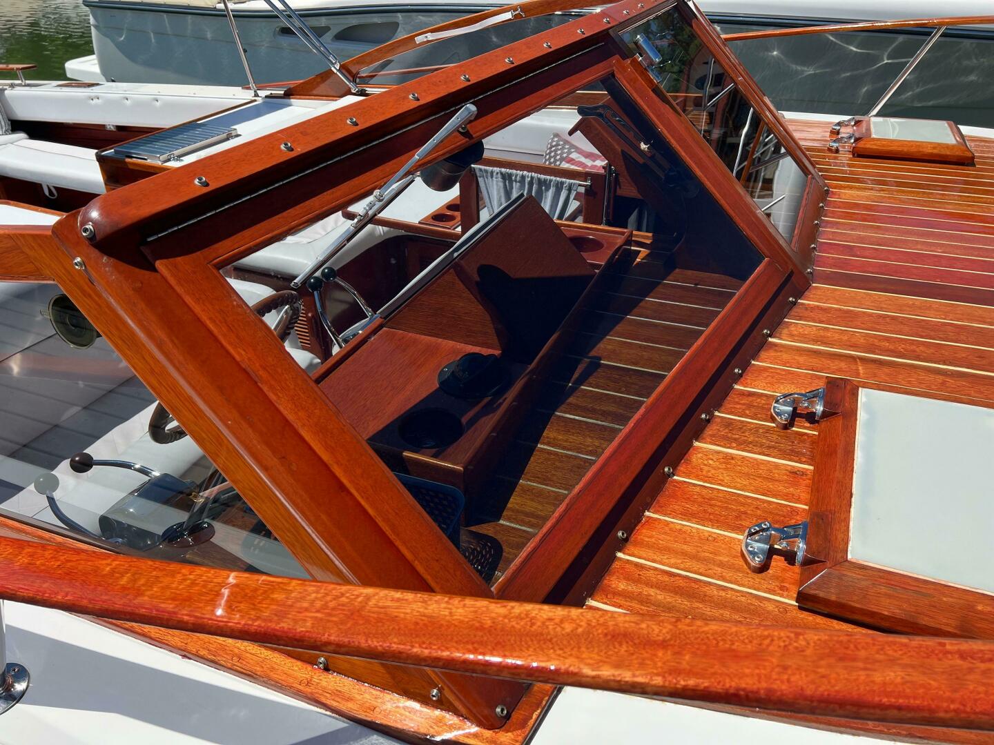 Slide: The Image of Windsor Craft 31 Picnic Boat 1992 - 5218725