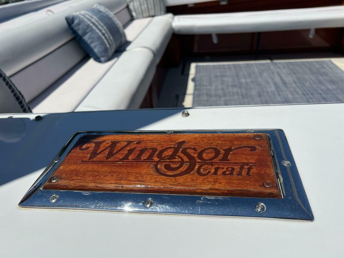 Slide: The Image of Windsor Craft 31 Picnic Boat 1992 - 5218729