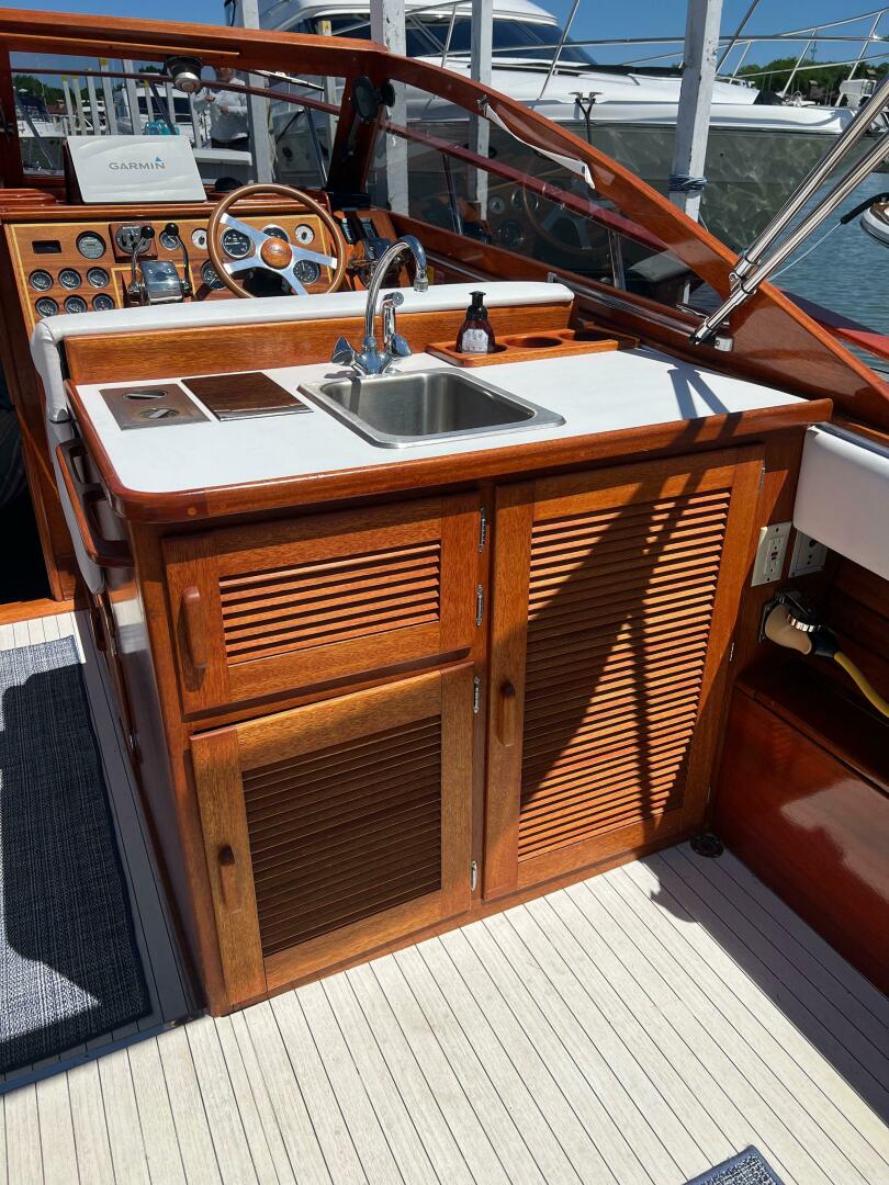 Slide: The Image of Windsor Craft 31 Picnic Boat 1992 - 5218736