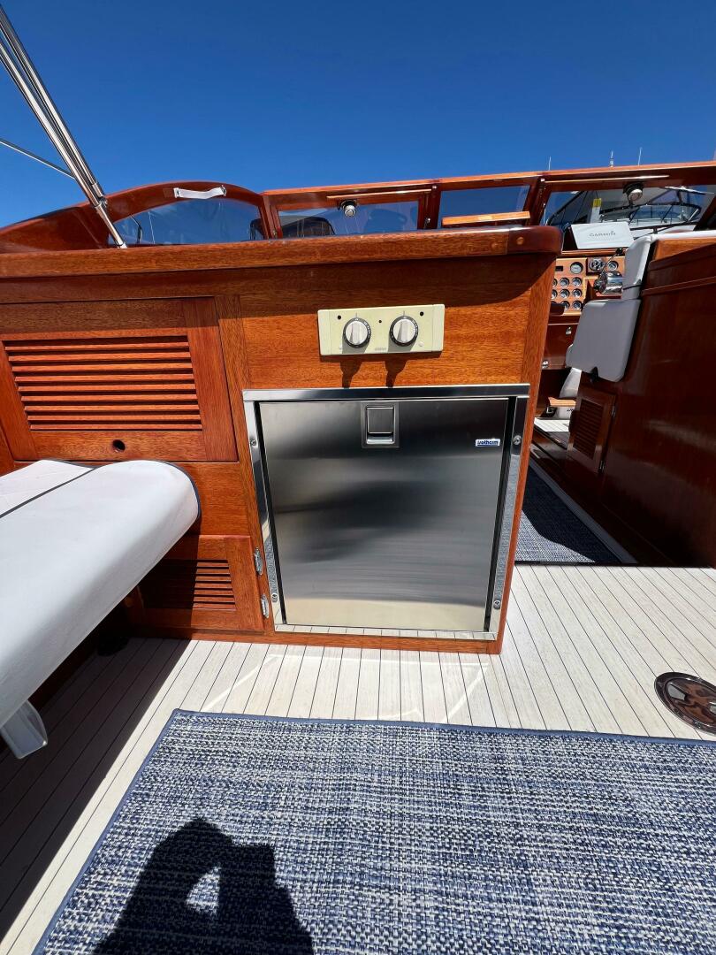 Slide: The Image of Windsor Craft 31 Picnic Boat 1992 - 5218737