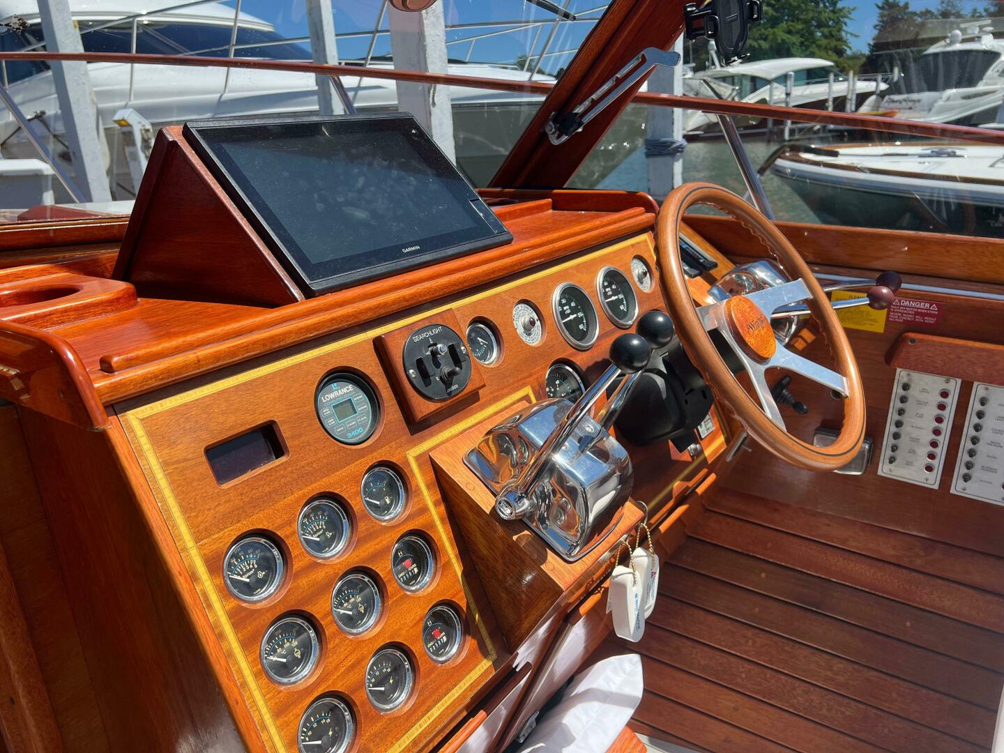 Slide: The Image of Windsor Craft 31 Picnic Boat 1992 - 5218742