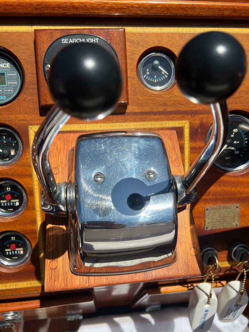 Slide: The Image of Windsor Craft 31 Picnic Boat 1992 - 5218749