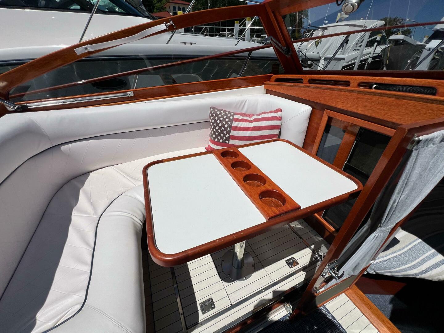 Slide: The Image of Windsor Craft 31 Picnic Boat 1992 - 5218752