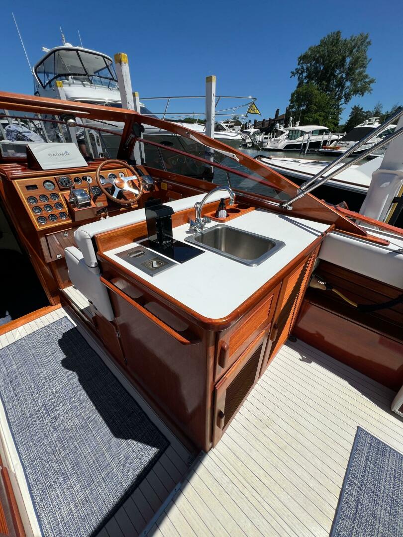 Slide: The Image of Windsor Craft 31 Picnic Boat 1992 - 5218755