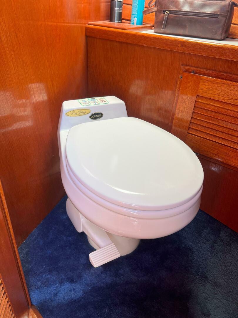 Slide: The Image of Windsor Craft 31 Picnic Boat 1992 - 5218759