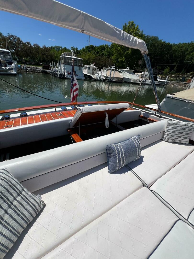 Slide: The Image of Windsor Craft 31 Picnic Boat 1992 - 5218765