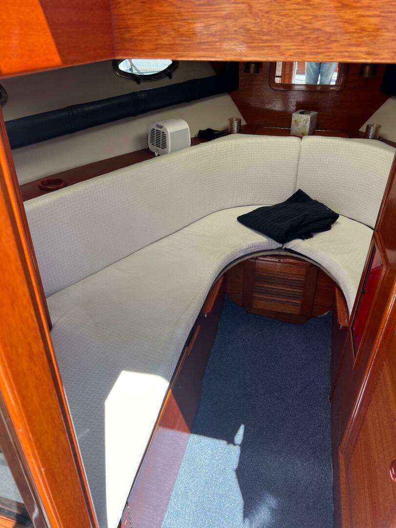 Slide: The Image of Windsor Craft 31 Picnic Boat 1992 - 5218767