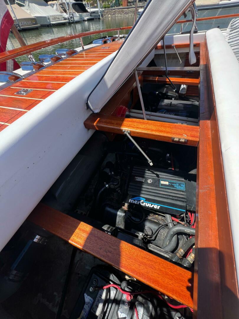 Slide: The Image of Windsor Craft 31 Picnic Boat 1992 - 5218773