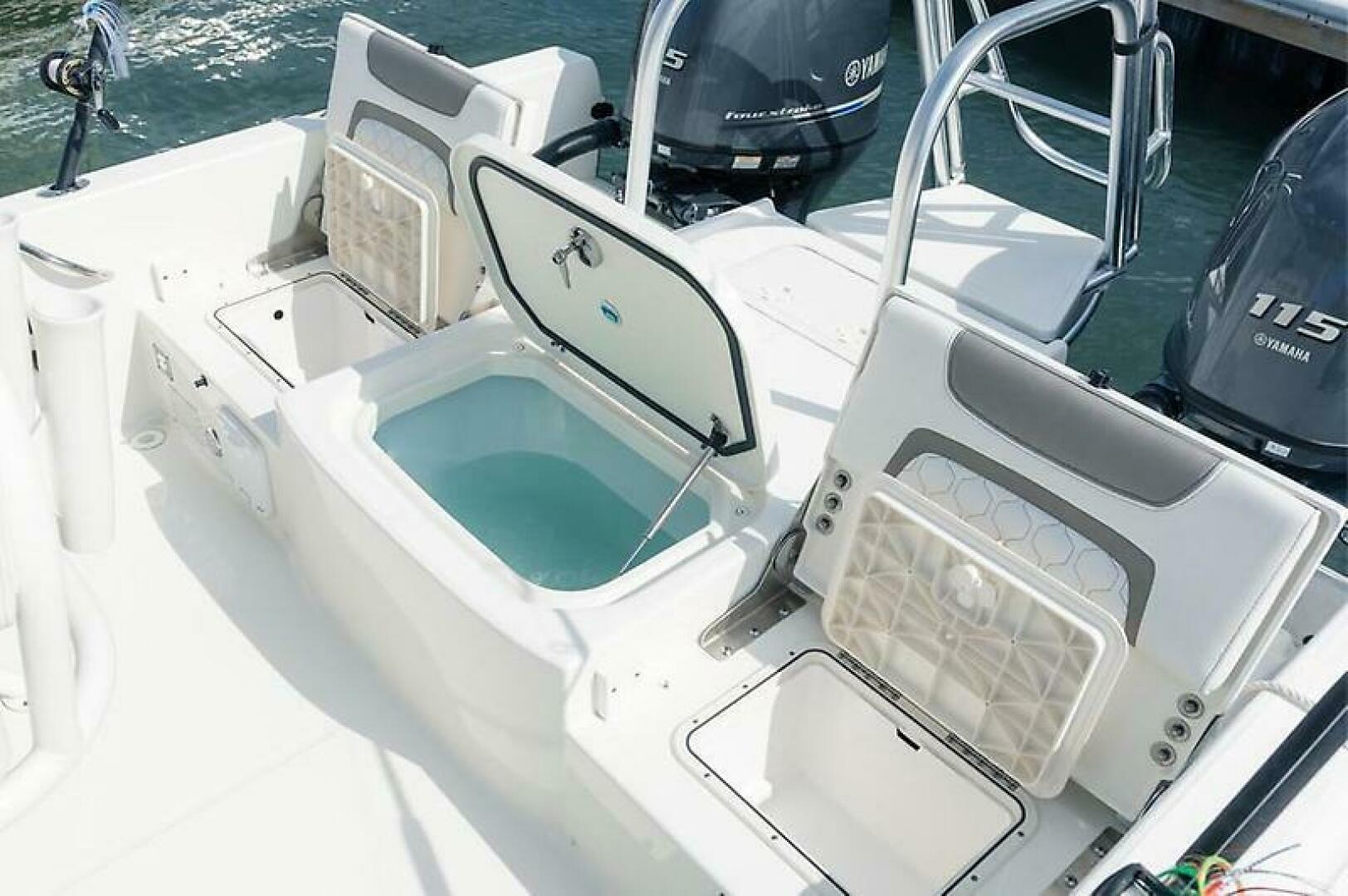 Slide: The Image of World Cat 230 CC 2019 - 4828533