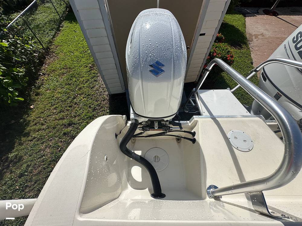 Slide: The Image of World Cat 246SF 1999 - 15835333