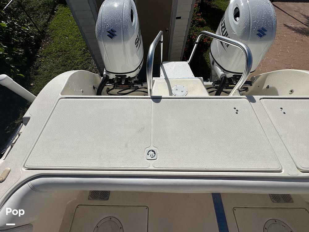 Slide: The Image of World Cat 246SF 1999 - 15835337