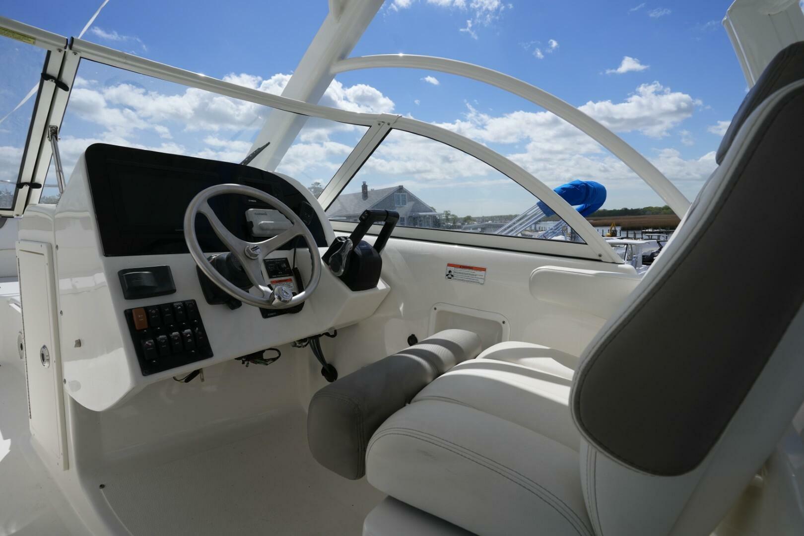 Slide: The Image of World Cat 255 DC 2020 - 5294324