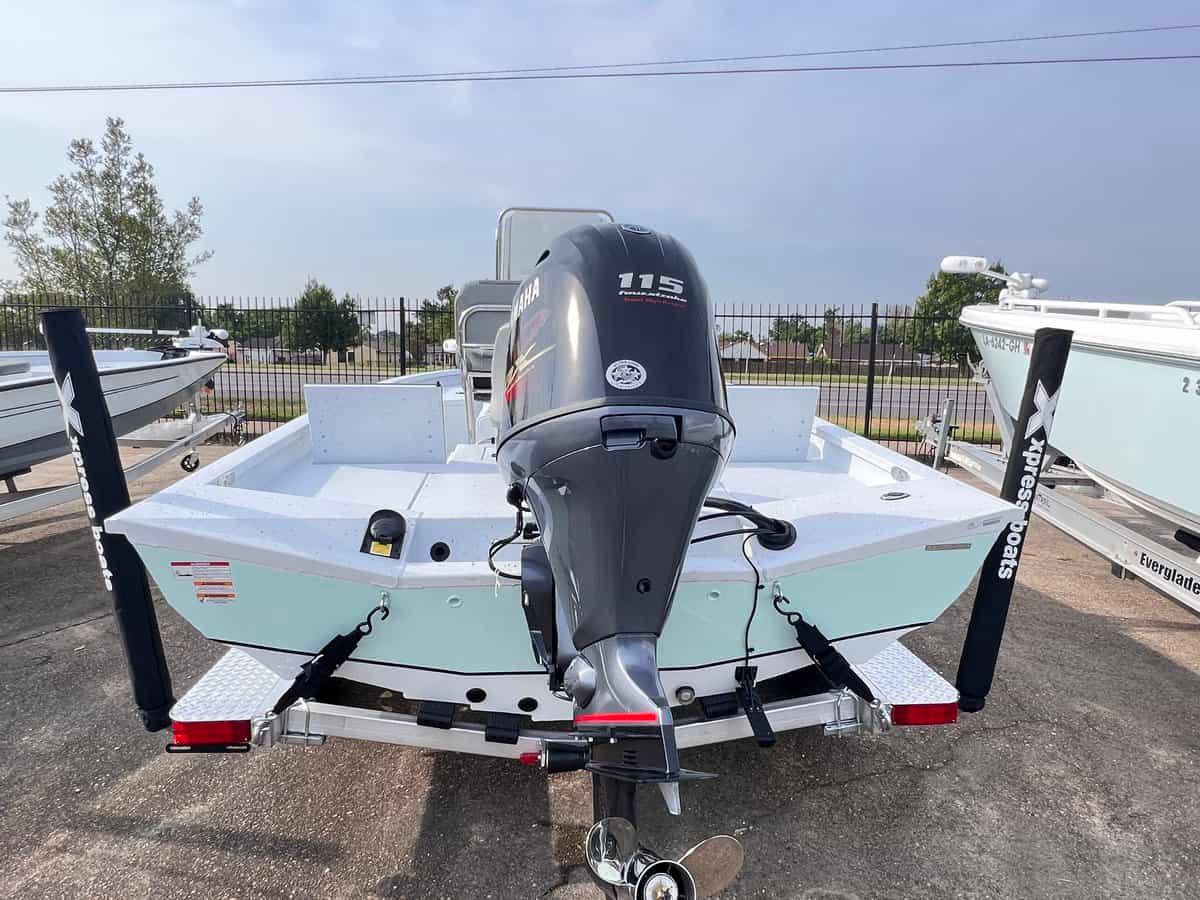 Slide: The Image of 2024 Xpress H20B HYPER-LIFT BAY boat with Yamaha 115 outboard motor. - 13