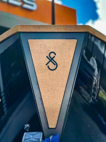 Slide: The Image of X Shore Eelex 8000 2023 boat with logo on the bow. - 14