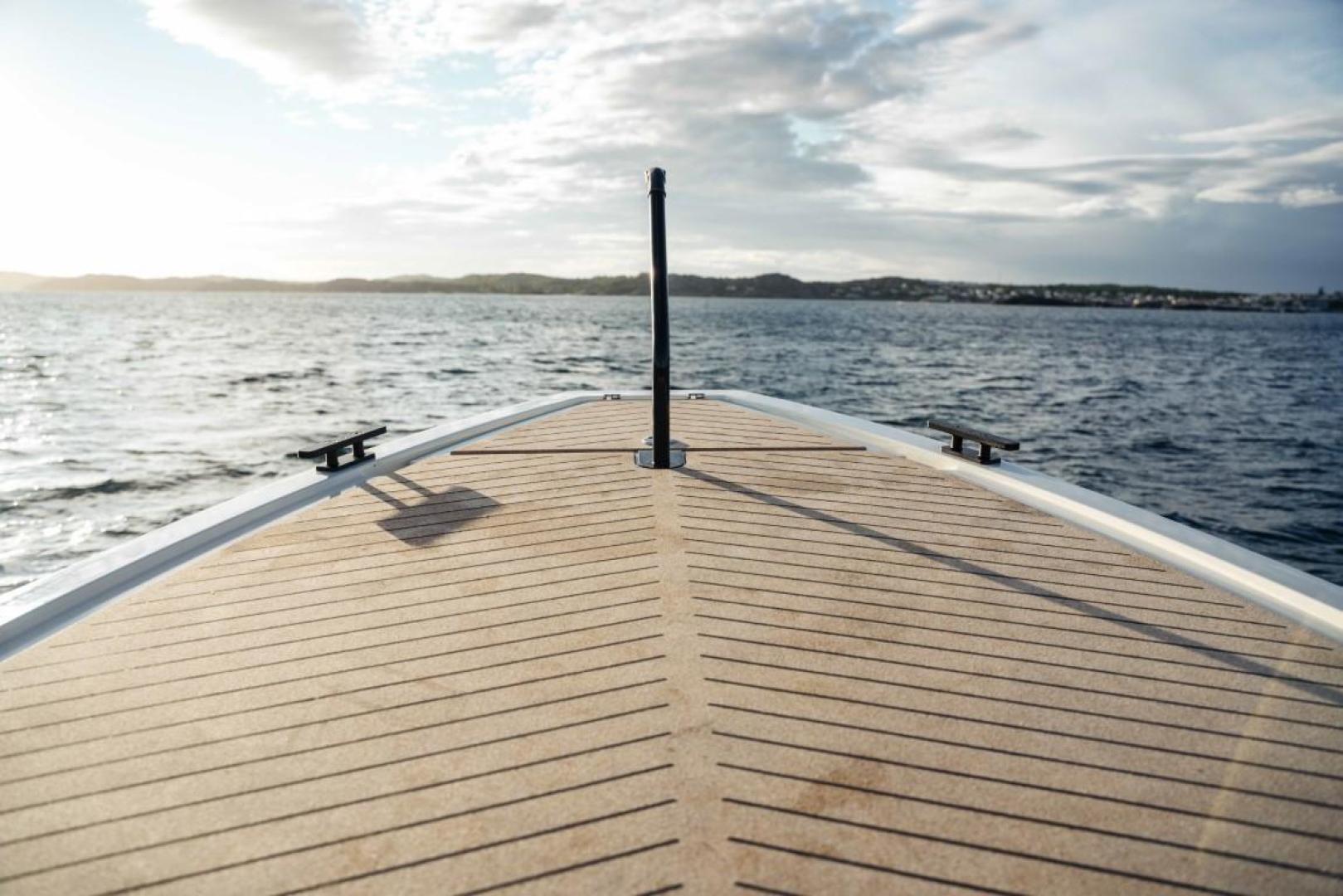 Slide: The Image of X Shore X Shore 1 2023 - 3521722