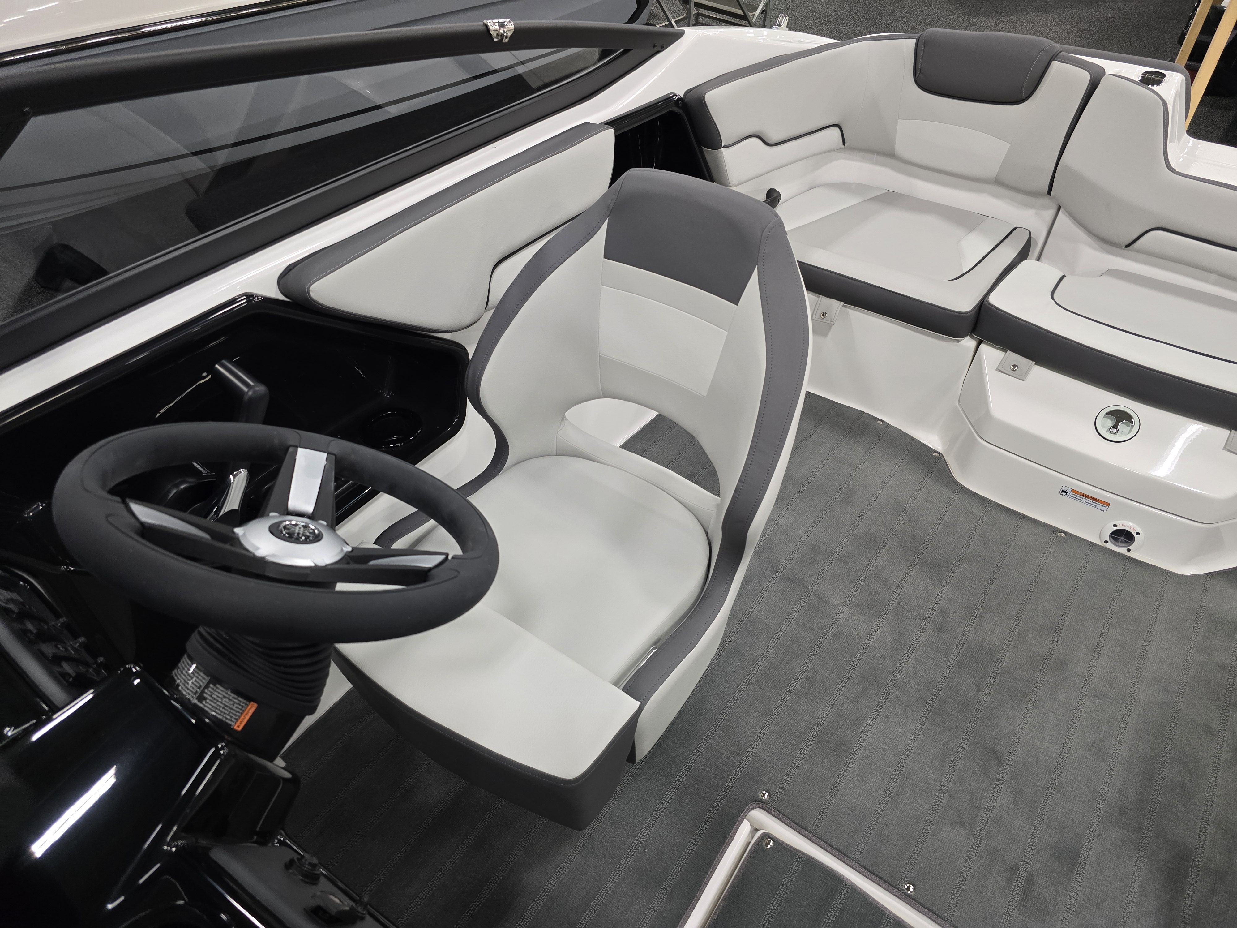 Slide: The Image of Yamaha 190SX 2025 - 7