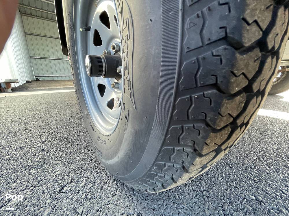 Slide: The Image of Low Miles Tires - 15342737