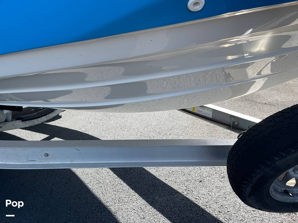 Slide: The Image of Shiny Clean Hull - 15346088