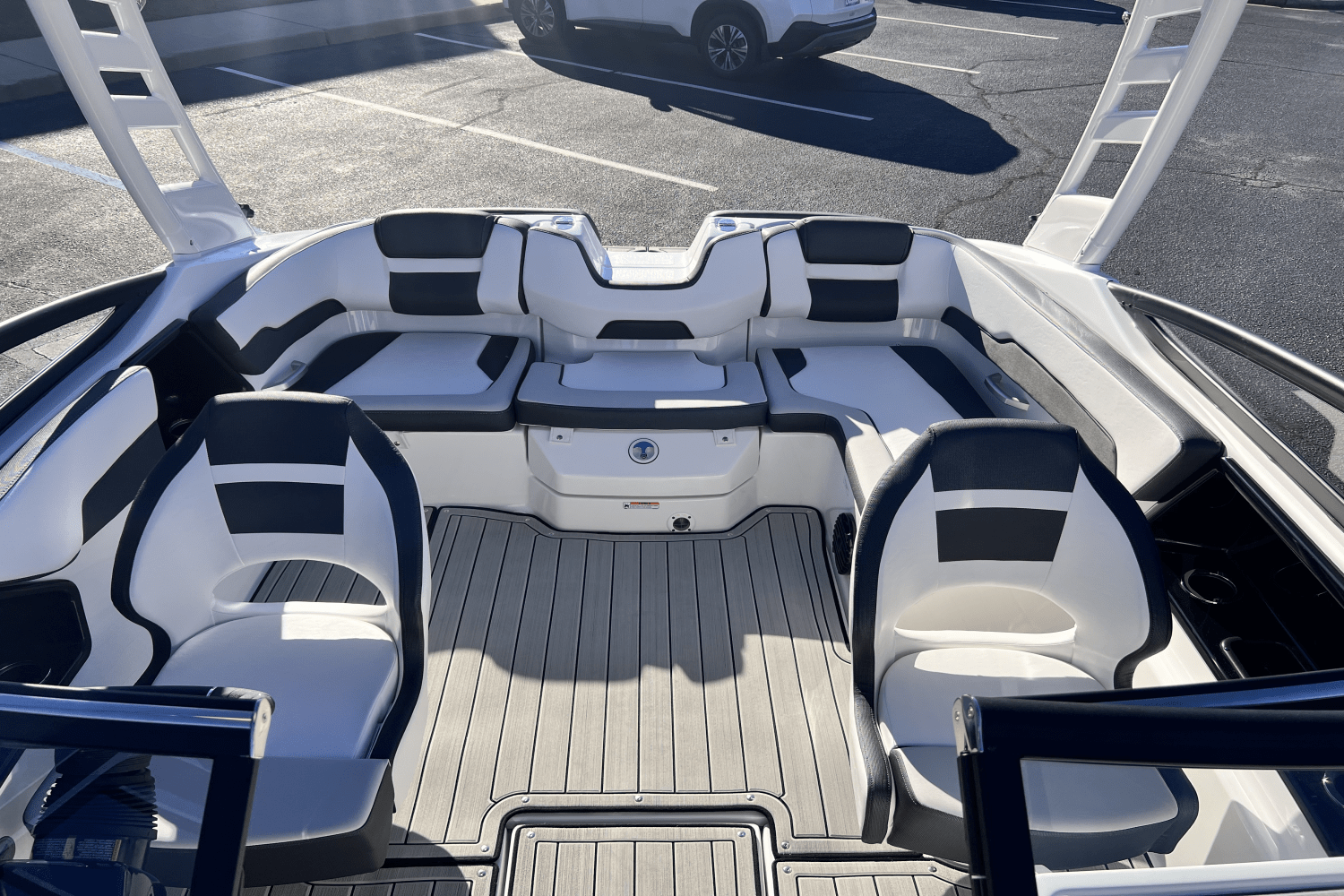 Slide: The Image of Yamaha 195S 2025 - 11