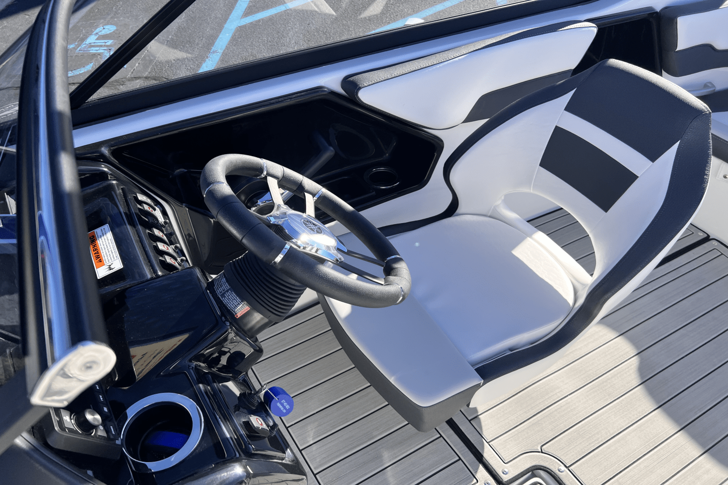 Slide: The Image of Yamaha 195S 2025 - 12