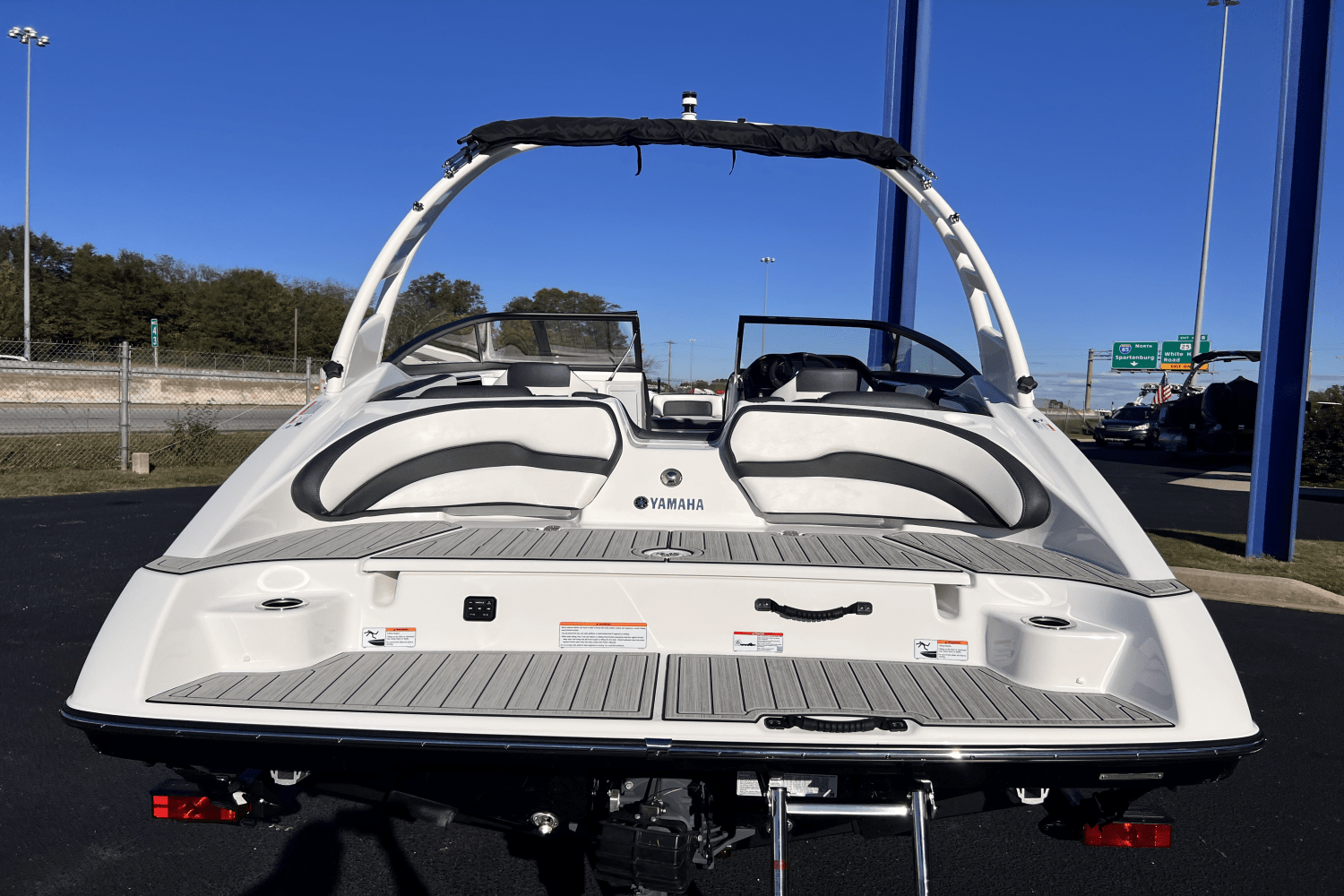 Slide: The Image of Yamaha 195S 2025 - 3