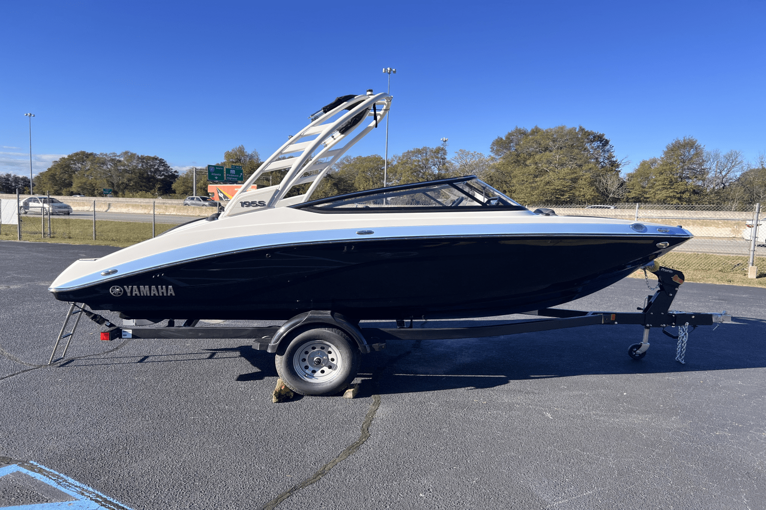 Slide: The Image of Yamaha 195S 2025 - 6