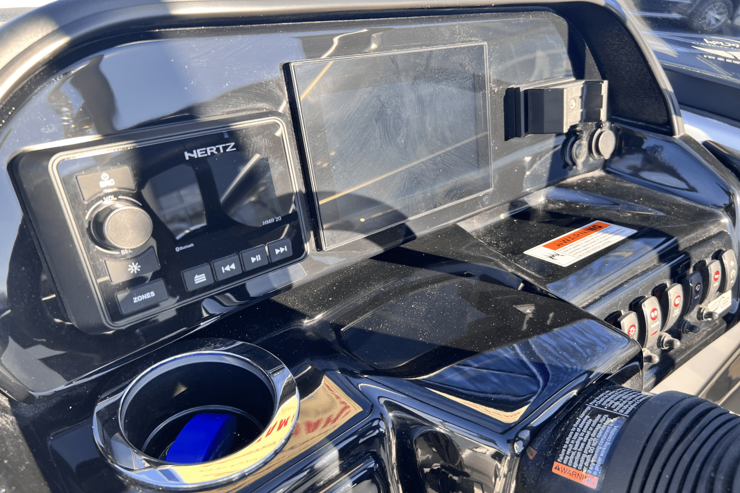 Slide: The Image of Yamaha 195S 2025 - 8