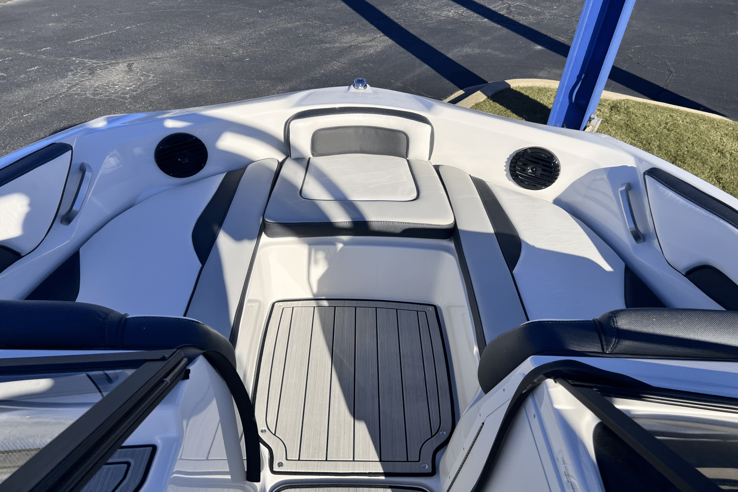 Slide: The Image of Yamaha 195S 2025 - 9