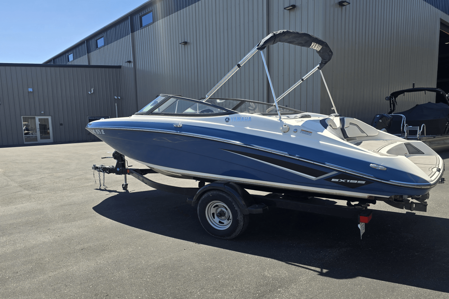 Slide: The Image of Yamaha 195SX 2018 - 18