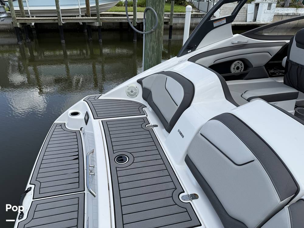 Slide: The Image of Yamaha 212 Limited 2017 - 15405168