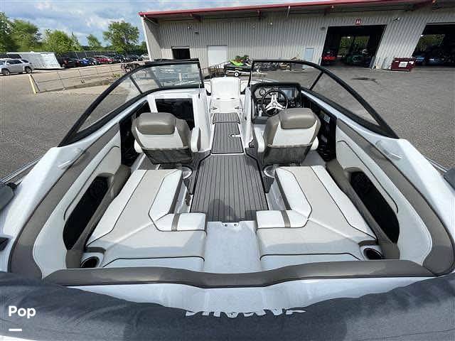Slide: The Image of Yamaha 212 Limited 2018 - 15439312