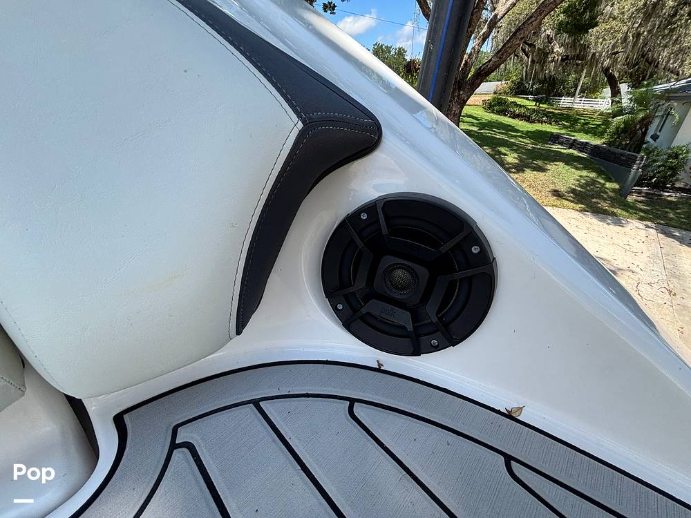 Slide: The Image of Yamaha 212 Limited 2020 - 15428844