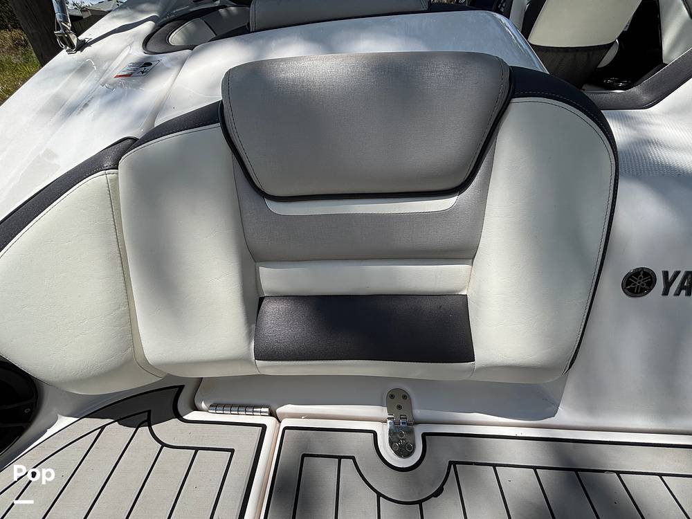 Slide: The Image of Yamaha 212 Limited 2020 - 15428847